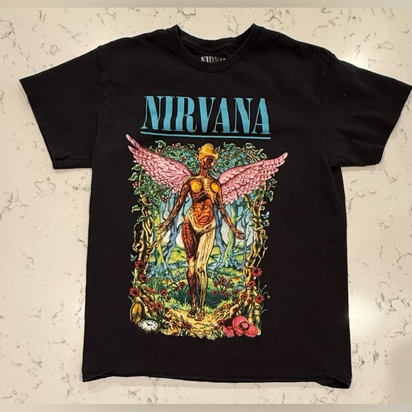 NIRVANA Tops - Nirvana In Utero Graphic T-shirt  Black Short Sleeve Music Women’s Medium‎
